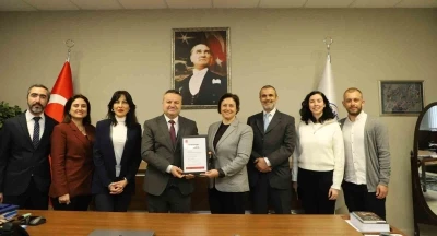K&uuml;resel iş birliği ile mezunlara uluslararası kariyer fırsatı
