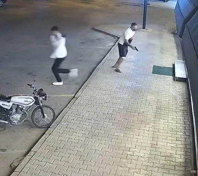 Kurşunlama anları kamerada: 2 milyon TL haraç istemişler
