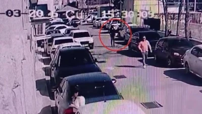 Kurşunlardan 2 kez ka&ccedil;tı, &uuml;&ccedil;&uuml;nc&uuml; defa yaralanmaktan kurtulamadı
