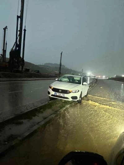 Kurtalan&rsquo;da maddi hasarlı kaza
