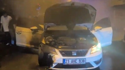 Kurtalan’da seyir halindeki araç alev aldı