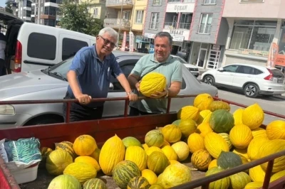 Kuruçay kavunu tezgahlarda
