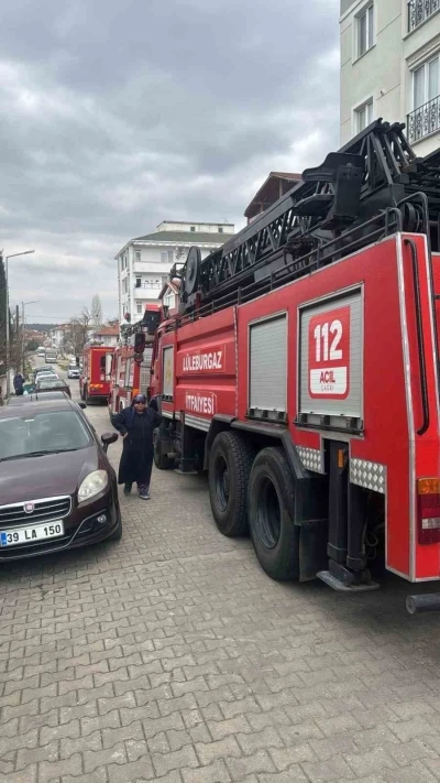 Kurutma makinesinden &ccedil;ıkan duman paniğe neden oldu
