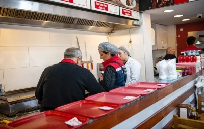 Kuşadası Belediyesi halk sağlığıyla oynayanları affetmiyor
