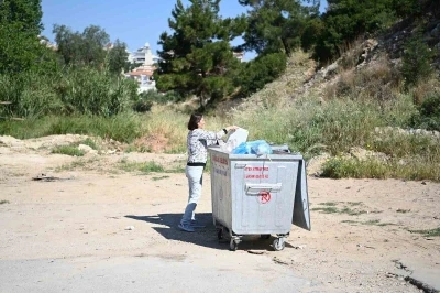Kuşadası Belediyesi&rsquo;nden &ccedil;evre temizliği &ccedil;ağrısı
