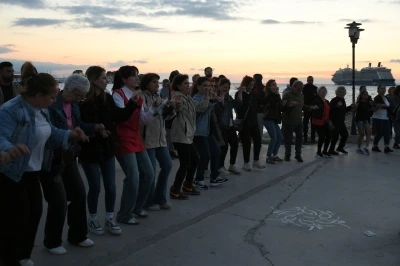 Kuşadası&rsquo;nda 1 Mayıs kutlamaları &Ouml;mer G&uuml;nel mitingine d&ouml;nd&uuml;

