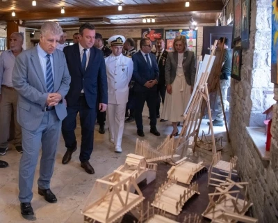 Kuşadası&rsquo;nda &ouml;ğrencilerin eserleri sergilendi
