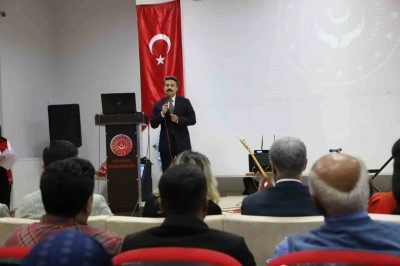 Kuşakları buluşturan program Besni&rsquo;de yoğun ilgi g&ouml;rd&uuml;