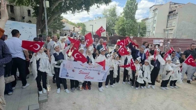 K&uuml;tahya&rsquo;da 27 &ccedil;ocuk i&ccedil;in vakıf geleneğiyle s&uuml;nnet ş&ouml;leni d&uuml;zenlendi
