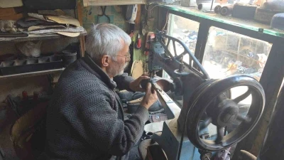 Kütahya’da 65 yıllık ayakkabı ustası Mehmet Ersulak: &quot;Meslek bitti, yetişen yok&quot;
