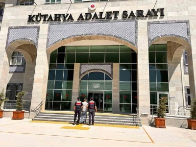 Kütahya’da aranan şahıslar JASAT’tan kaçamadı
