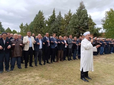 Kütahya’da duanın ardından yağan yağmur, katılımcılarda büyük sevinç oluşturdu
