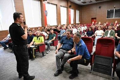 K&uuml;tahya&rsquo;da g&ouml;reve başlayan polis memurlarına oryantasyon eğitimi
