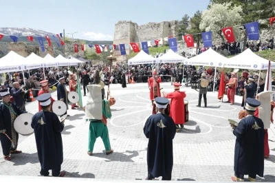 K&uuml;tahya&rsquo;da Hıdırellez ve Fetih coşkusu bir arada yaşandı

