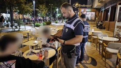K&uuml;tahya&rsquo;da huzur g&uuml;ven uygulamasında 6 aranan şahıs yakalandı
