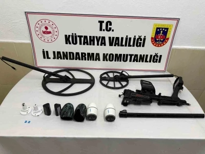 K&uuml;tahya&rsquo;da ka&ccedil;ak kazı operasyonu, 2 ş&uuml;pheli hakkında soruşturma
