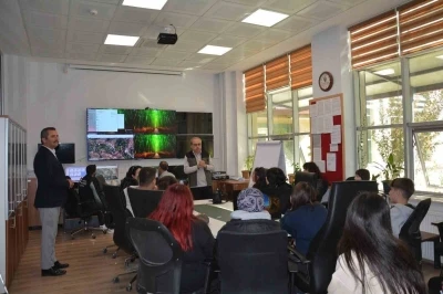 Kütahya’da lise öğrencileri orman yangınlarıyla mücadele konusunda bilgilendirildi
