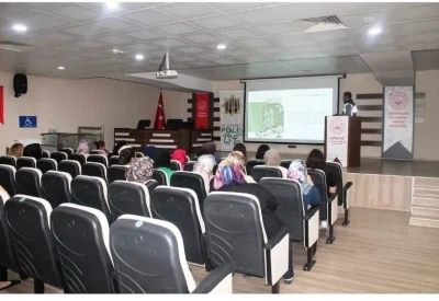 Kütahya’da &quot;En İyi Narkotik Polisi Anne&quot; konulu eğitim
