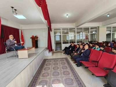 K&uuml;tahya&rsquo;da "S&uuml;rd&uuml;r&uuml;lebilir Toplumlar" temalı bilim s&ouml;yleşisi
