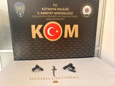 K&uuml;tahya&rsquo;da su&ccedil; &ouml;rg&uuml;t&uuml;ne operasyon: 3 kişi tutuklandı
