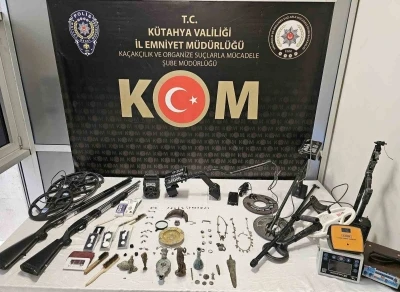 K&uuml;tahya&rsquo;da tarihi eser ka&ccedil;ak&ccedil;ılığı operasyonu
