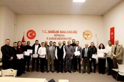 K&uuml;tahya&rsquo;da t&uuml;t&uuml;n kullanmayı 11 sağlık personeline başarı belgesi
