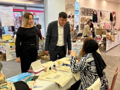 K&uuml;tahya&rsquo;da y&ouml;resel &uuml;r&uuml;nler ve el sanatları tanıtıldı
