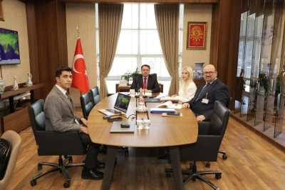 K&uuml;tahya&rsquo;da Zafer Havalimanı &ccedil;alışmaları değerlendirildi
