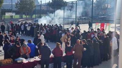 K&uuml;tahya&rsquo;daki okullarda Filistin&rsquo;e destek amacıyla d&uuml;zenlenen Hayır &Ccedil;arşısı etkinlikleri devam ediyor
