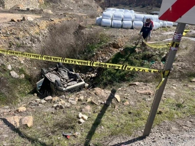 K&uuml;tahya feci kaza: 2 &ouml;l&uuml;, 1 yaralı

