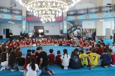 K&uuml;tahya Hira Camii&rsquo;nde &Ccedil;ocuk Şenliği d&uuml;zenlendi
