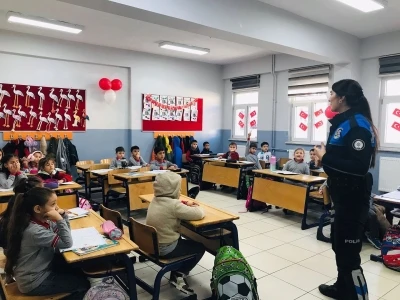 Kütahya İl Emniyet Müdürlüğü’nden öğrencilere güvenlik eğitimi
