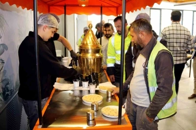 Kütahya OSB personellerine sahlep ikramı
