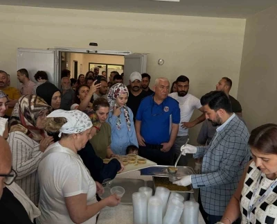 K&uuml;tahya Şehir Hastanesi&rsquo;nde bin kişilik aşure ikramı
