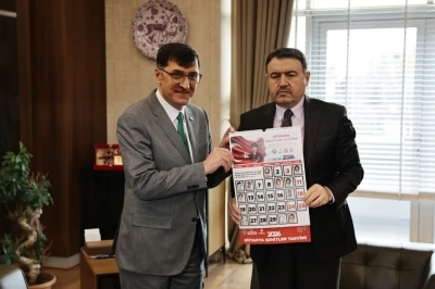K&uuml;tahya Şehitler Takvimi valilik makamına takdim edildi
