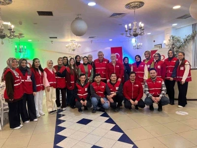 K&uuml;tahya Tavşanlı&rsquo;da Kızılay&rsquo;dan g&ouml;n&uuml;l sofrası
