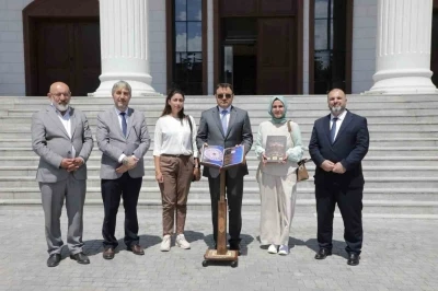 K&uuml;tahya Ulu Camii&rsquo;nde &rsquo;Karekodlu Dijital Rehber Sistemi&rsquo; hizmete girdi

