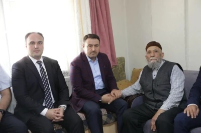 K&uuml;tahya Valisi, g&ouml;rev gazisi Mehmet Torun&rsquo;u evinde ziyaret etti
