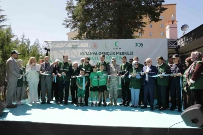 K&uuml;tahya Yeşilay Gen&ccedil;lik Merkezi ve Kafe1920 hizmete a&ccedil;ıldı
