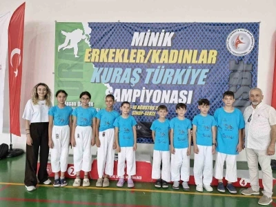 Kütahyalı minik kuraşçılardan gururlandıran başarı
