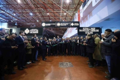 Kutsal Emanetler ve Vakıf Eserleri Sergisi a&ccedil;ıldı
