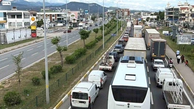 Kuzey Ege&rsquo;de trafikte 9 g&uuml;nl&uuml;k bayram tatili yoğunluğu başladı
