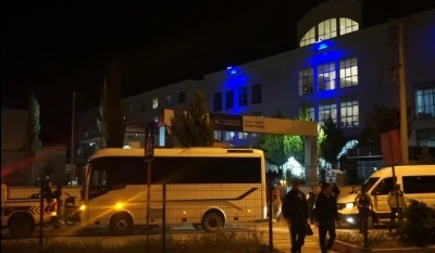 KYK yurdunda temizlik malzemeleri devrildi, kimyasal tepkime sebebiyle &ouml;ğrenciler tahliye edildi
