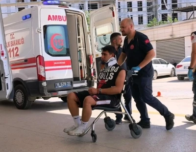 Lastiği patlayan cip şarampole u&ccedil;tu: 3 yaralı
