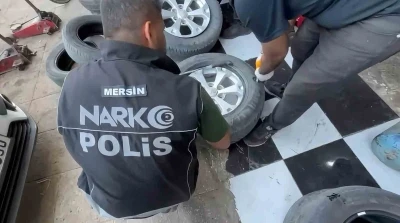 Lastiklere yapılan &ouml;zel b&ouml;lmeden 8 kilo 266 gram eroin &ccedil;ıktı
