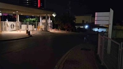 Levent’te özel banka güvenlik görevlisi 2 arkadaşını kazayla vurdu: 2 yaralı
