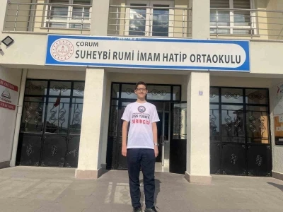 LGS&rsquo;de T&uuml;rkiye birincisi olan &ouml;ğrenci: "Sıkı ve dengeli bir şekilde &ccedil;alışmaya &ouml;zen g&ouml;sterdim"
