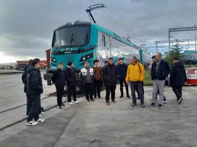Lise &ouml;ğrencilerden yerli &uuml;retime teknoloji odaklı ziyaret
