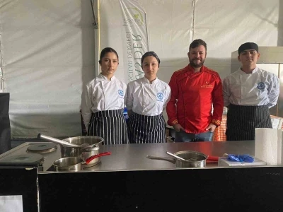 Lise öğrencileri, mutfaktaki hünerlerini sergiledi
