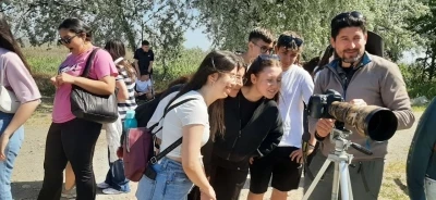 Lise &ouml;ğrencilerinden sulak alan temizliği
